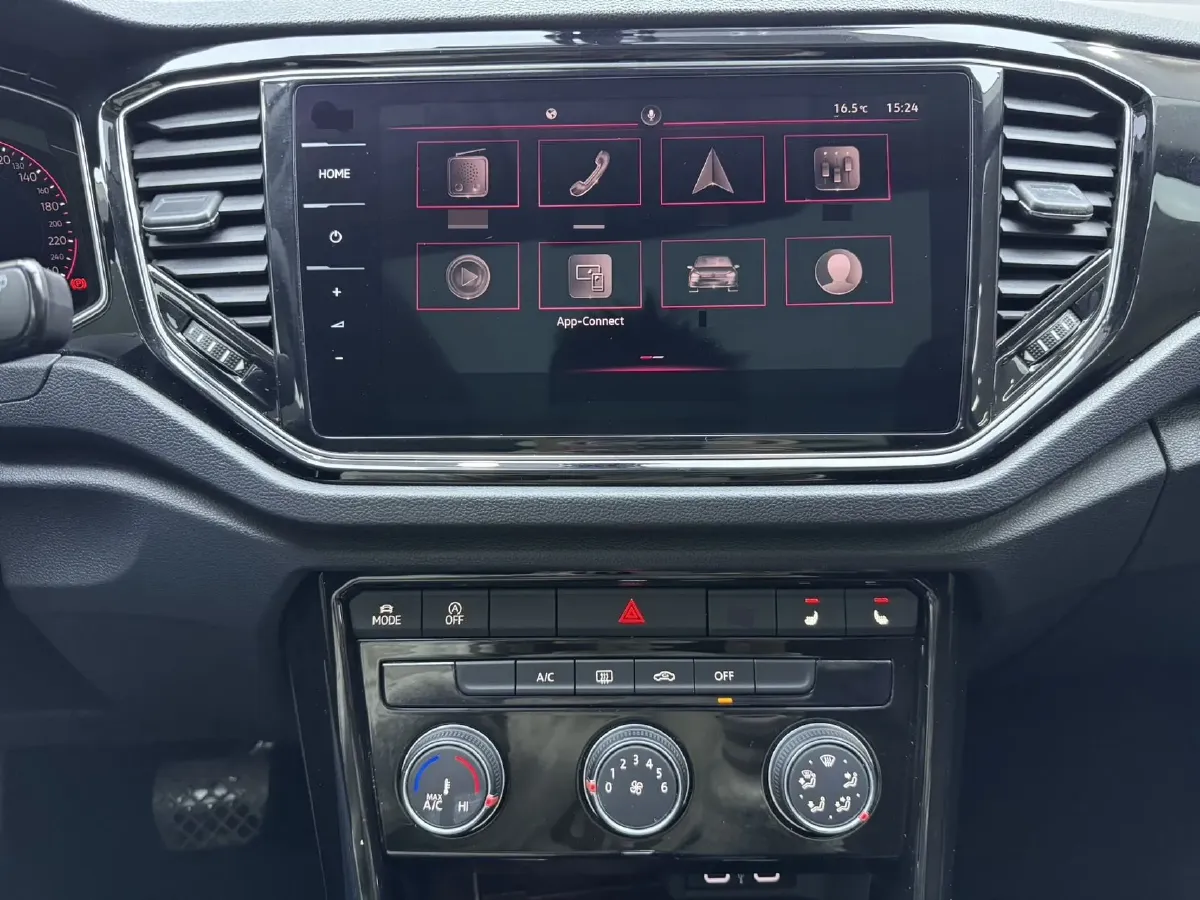 2022 Volkswagen T-Roc 1.4T 150HP L4 7DCT,autocango,china used car exporter,china ev exporter,chinese used car exporter,chinese used ev exporter