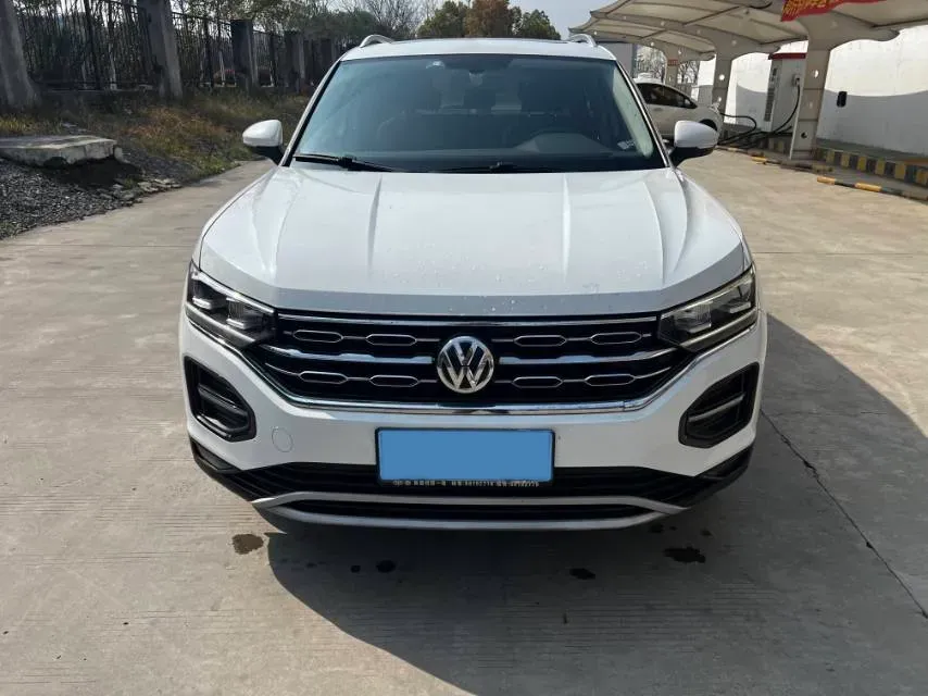 2019 Jeep Cherokee 2.0T 234HP L4 9AT,autocango,china used car exporter,china ev exporter,chinese used car exporter,chinese used ev exporter