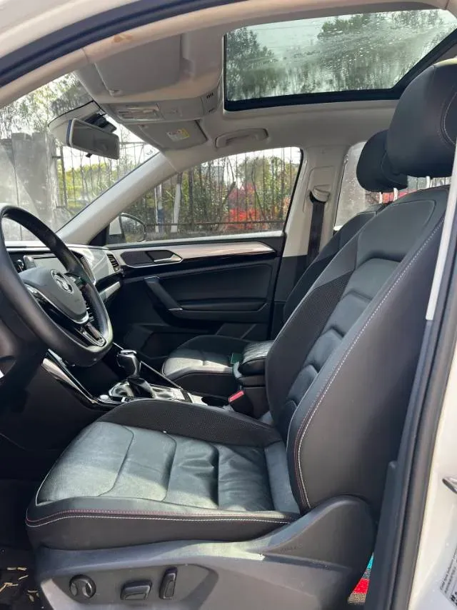 2019 Jeep Cherokee 2.0T 234HP L4 9AT,autocango,china used car exporter,china ev exporter,chinese used car exporter,chinese used ev exporter