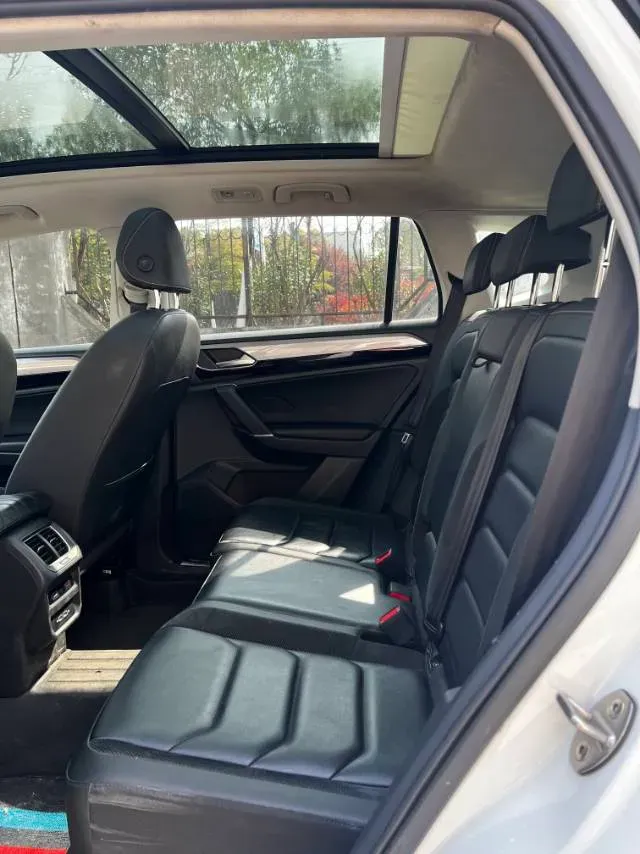 2019 Jeep Cherokee 2.0T 234HP L4 9AT,autocango,china used car exporter,china ev exporter,chinese used car exporter,chinese used ev exporter