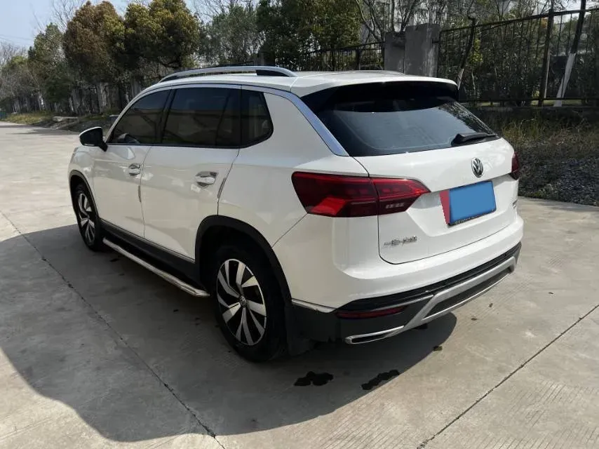 2019 Jeep Cherokee 2.0T 234HP L4 9AT,autocango,china used car exporter,china ev exporter,chinese used car exporter,chinese used ev exporter