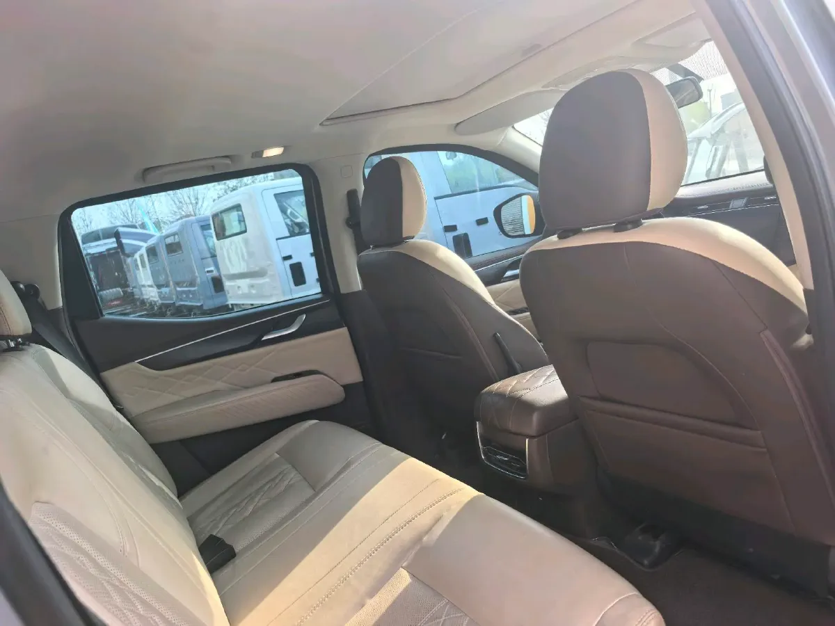 2022 Dongfeng RuiQi 7 2.3T 166HP L4 8AT,autocango,china used car exporter,china ev exporter,chinese used car exporter,chinese used ev exporter