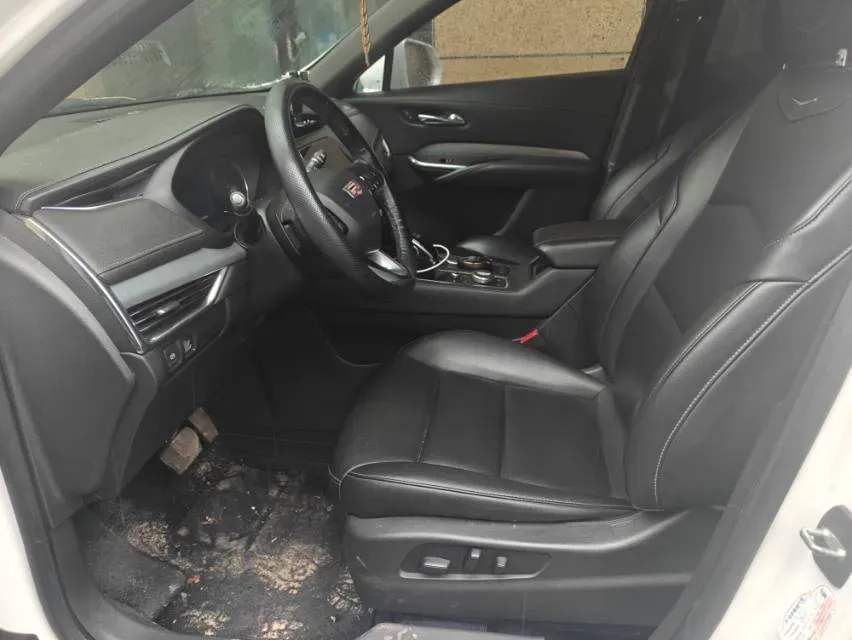 2020 Cadillac XT4 2.0T 241HP L4 9AT,autocango,china used car exporter,china ev exporter,chinese used car exporter,chinese used ev exporter