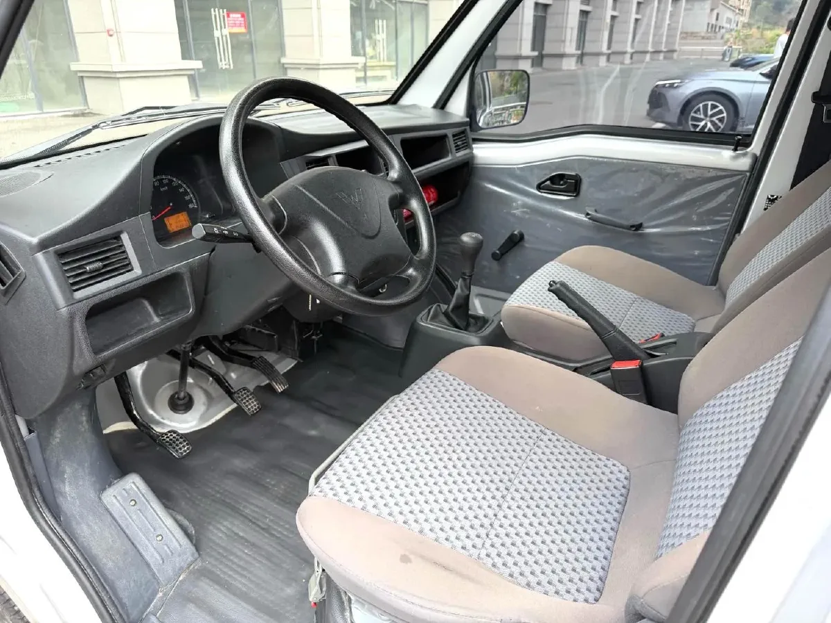 2023 WuLing ZhiGuang Mini Truck 1.5L 102HP L4 5MT,autocango,china used car exporter,china ev exporter,chinese used car exporter,chinese used ev exporter