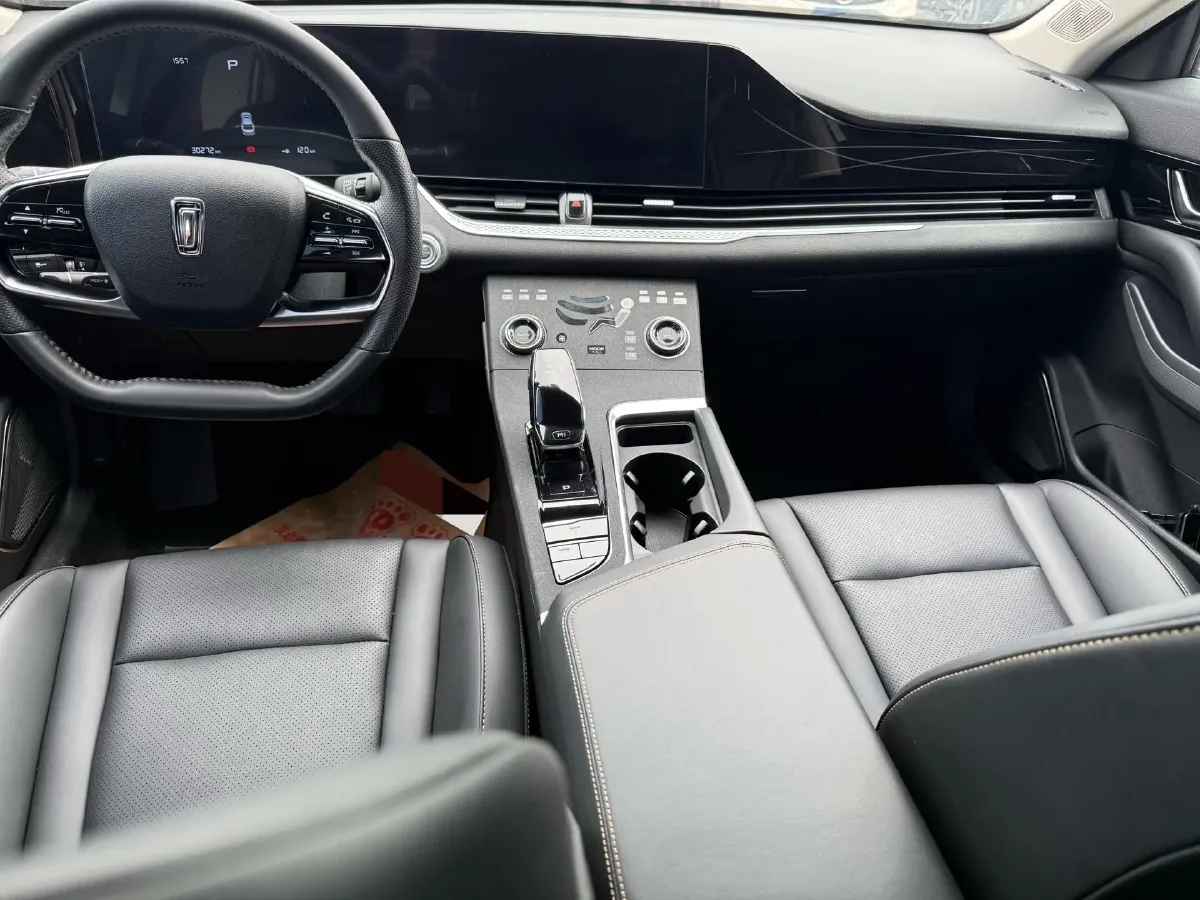 2024 Bestune B70 1.5T 169HP L4 7DCT,autocango,china used car exporter,china ev exporter,chinese used car exporter,chinese used ev exporter