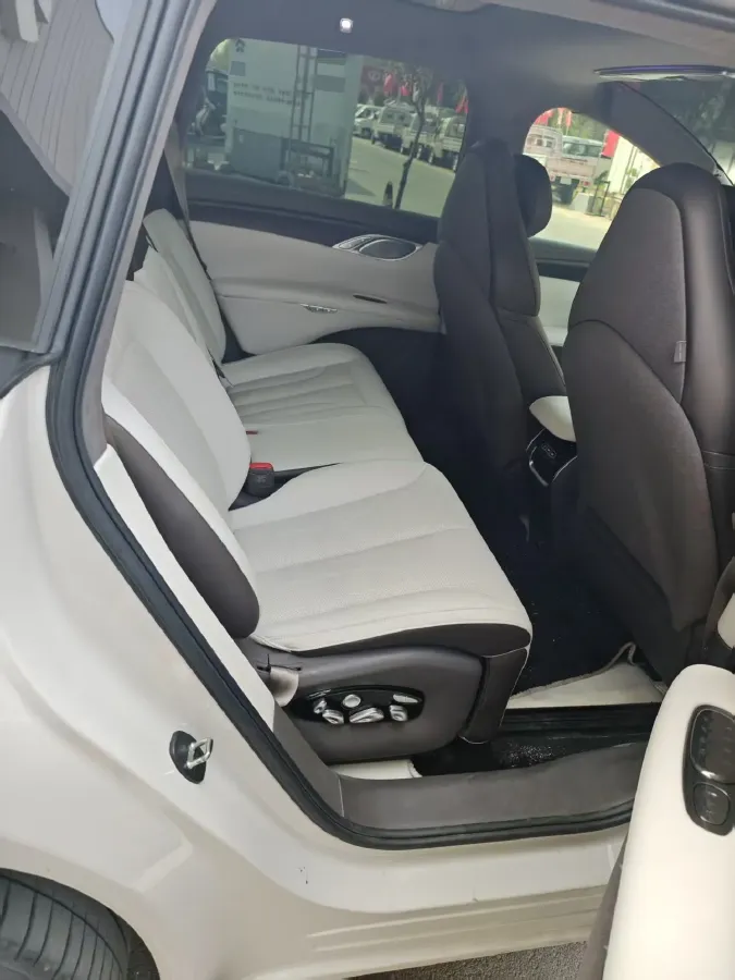 2023 IM LS7 BEV 100KWH,autocango,china used car exporter,china ev exporter,chinese used car exporter,chinese used ev exporter