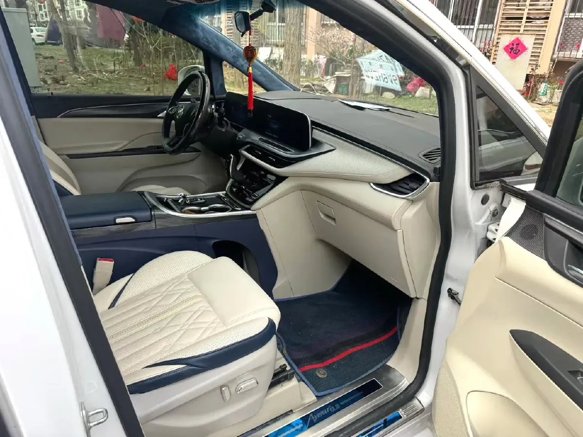 2023 Buick GL8 2.0T 237HP L4 9AT,autocango,china used car exporter,china ev exporter,chinese used car exporter,chinese used ev exporter