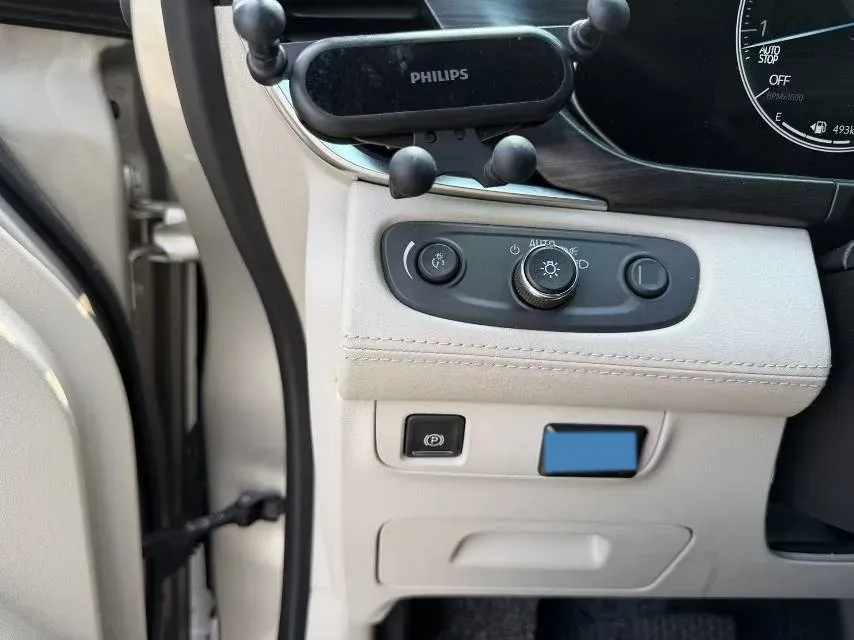 2021 Buick GL8 2.0T 237HP L4 9AT,autocango,china used car exporter,china ev exporter,chinese used car exporter,chinese used ev exporter