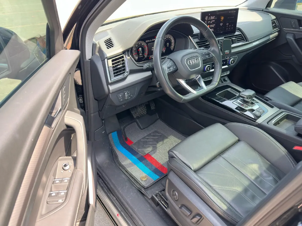 2022 Audi Q5L 2.0T 190HP L4 7DCT,autocango,china used car exporter,china ev exporter,chinese used car exporter,chinese used ev exporter