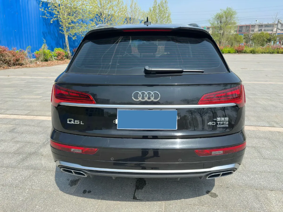 2022 Audi Q5L 2.0T 190HP L4 7DCT,autocango,china used car exporter,china ev exporter,chinese used car exporter,chinese used ev exporter