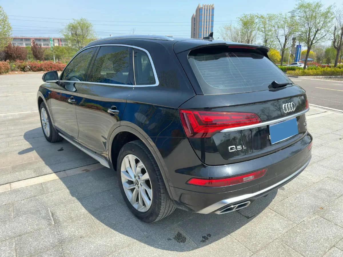 2022 Audi Q5L 2.0T 190HP L4 7DCT,autocango,china used car exporter,china ev exporter,chinese used car exporter,chinese used ev exporter
