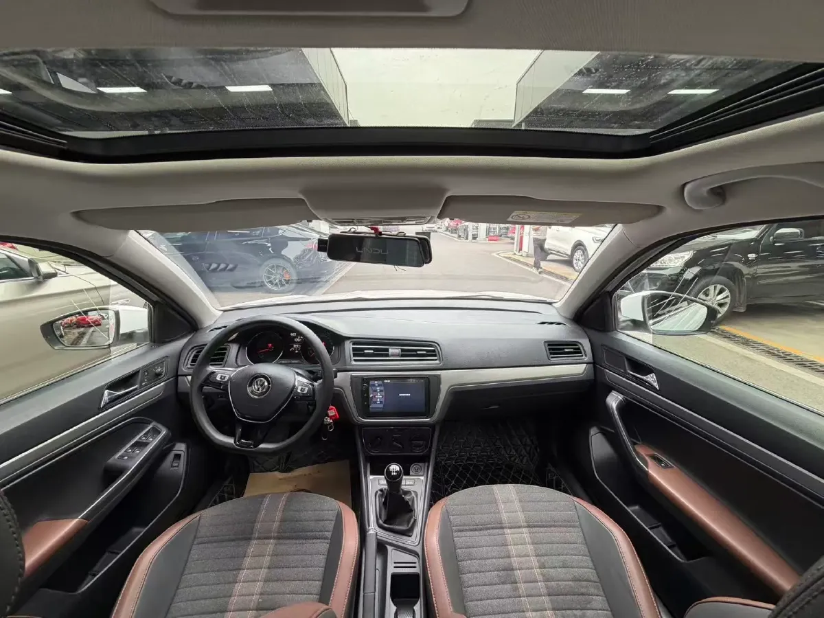 2019 Jetour X90 1.5T 147HP L4 6MT,autocango,china used car exporter,china ev exporter,chinese used car exporter,chinese used ev exporter