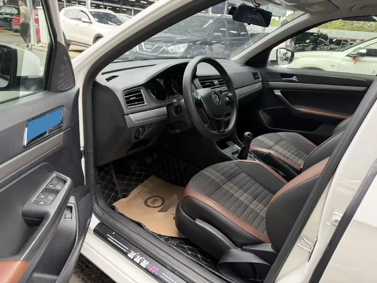 2019 Jetour X90 1.5T 147HP L4 6MT,autocango,china used car exporter,china ev exporter,chinese used car exporter,chinese used ev exporter