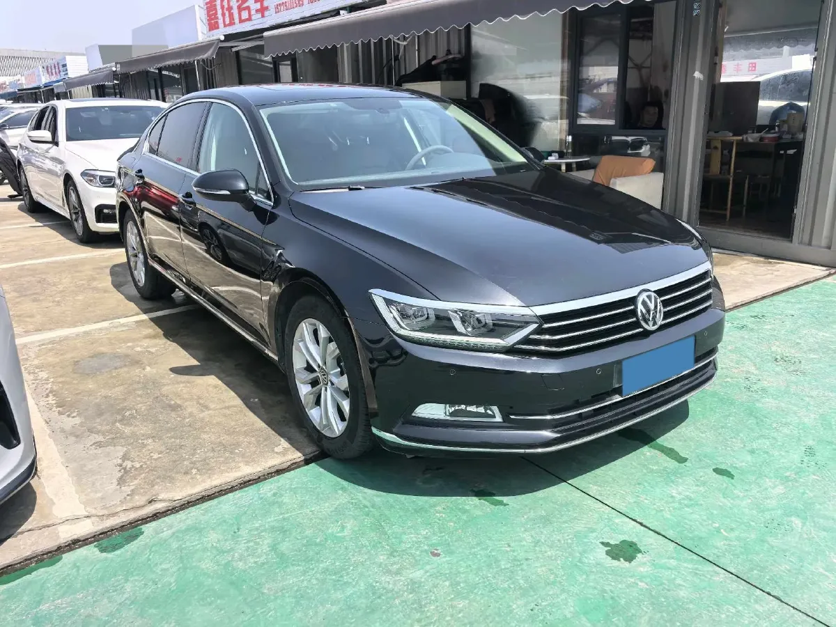 2019 Volkswagen Magotan 2.0T 186HP L4 7DCT,autocango,china used car exporter,china ev exporter,chinese used car exporter,chinese used ev exporter