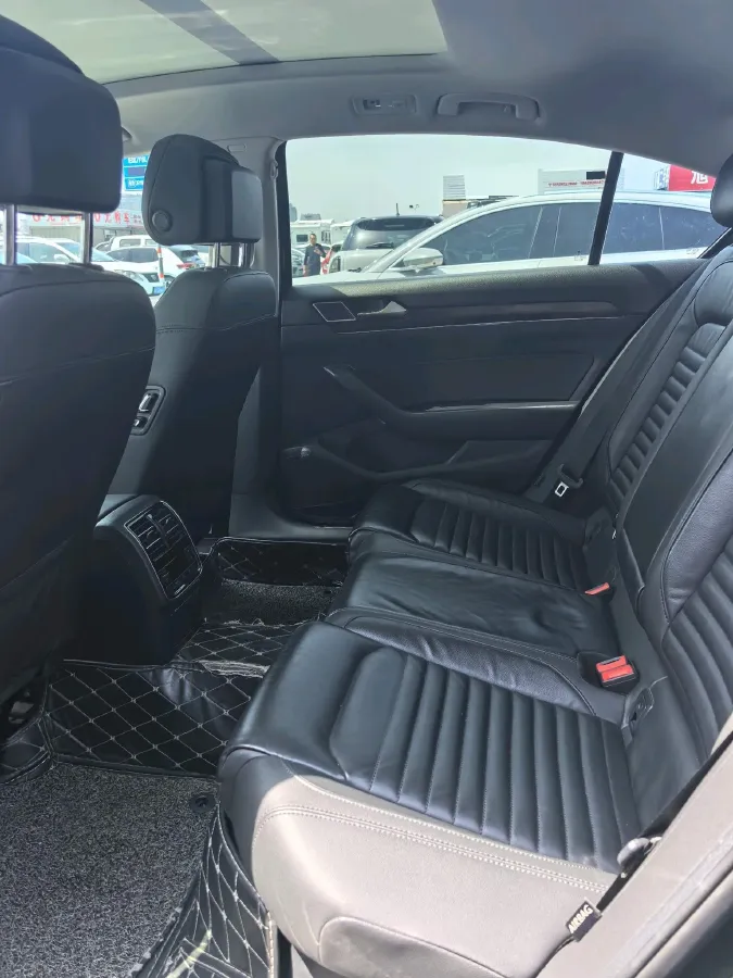 2019 Volkswagen Magotan 2.0T 186HP L4 7DCT,autocango,china used car exporter,china ev exporter,chinese used car exporter,chinese used ev exporter