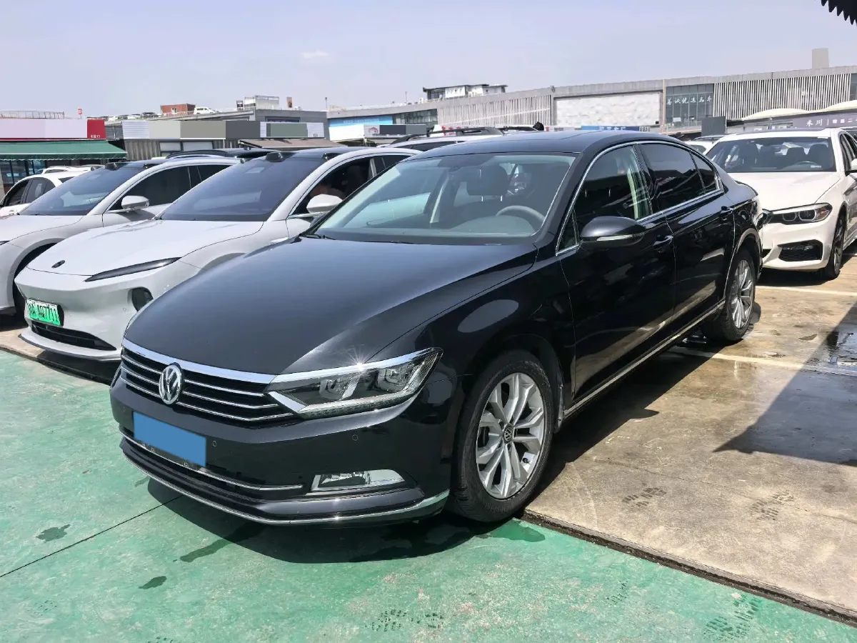 2019 Volkswagen Magotan 2.0T 186HP L4 7DCT,autocango,china used car exporter,china ev exporter,chinese used car exporter,chinese used ev exporter