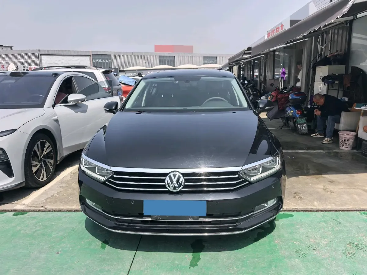 2019 Volkswagen Magotan 2.0T 186HP L4 7DCT,autocango,china used car exporter,china ev exporter,chinese used car exporter,chinese used ev exporter