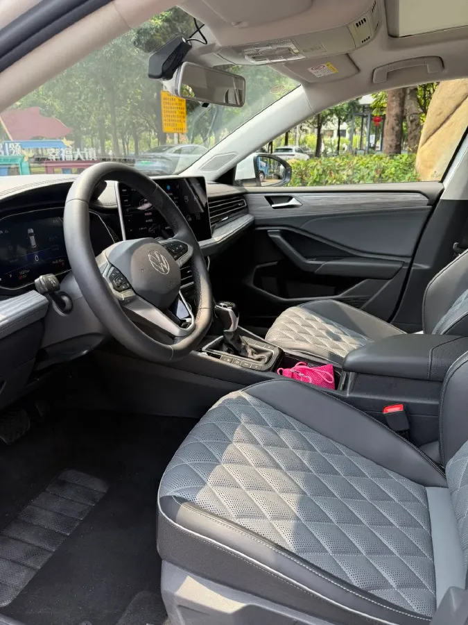 2023 Volkswagen Sagitar 1.5T 160HP L4 7DCT,autocango,china used car exporter,china ev exporter,chinese used car exporter,chinese used ev exporter