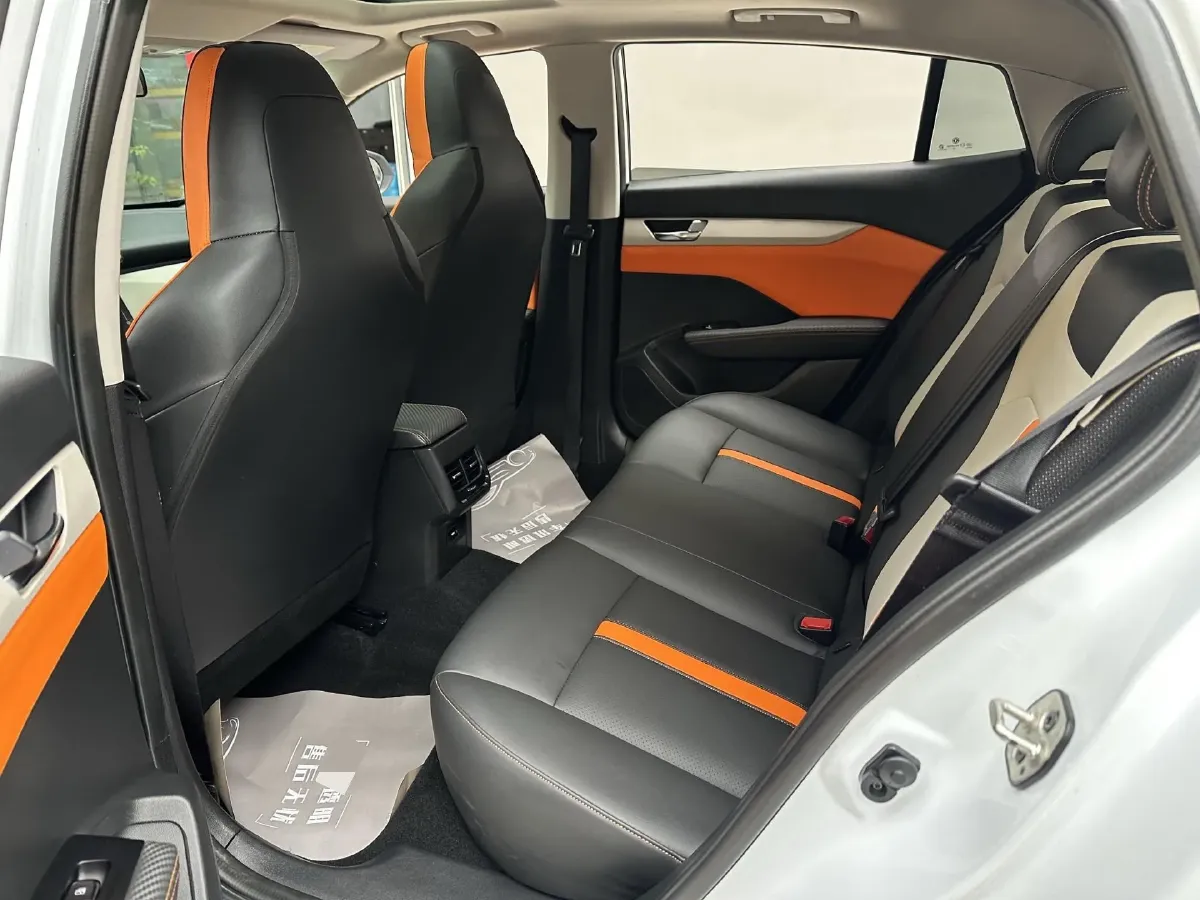 2023 DongFeng Aeolus YiXuan 1.5L 125HP L4 6DCT,autocango,china used car exporter,china ev exporter,chinese used car exporter,chinese used ev exporter