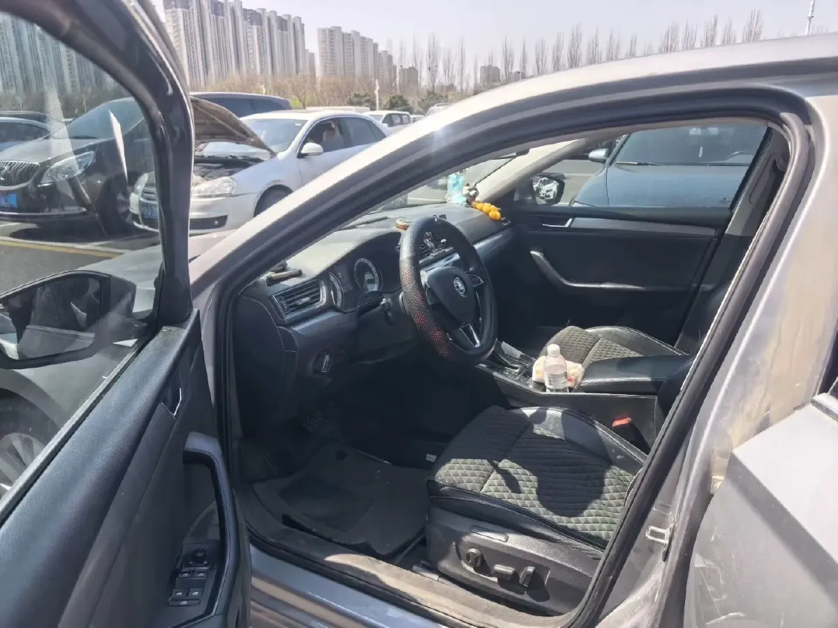 2018 Nissan Terra 2.5L 184HP L4 7AT,autocango,china used car exporter,china ev exporter,chinese used car exporter,chinese used ev exporter