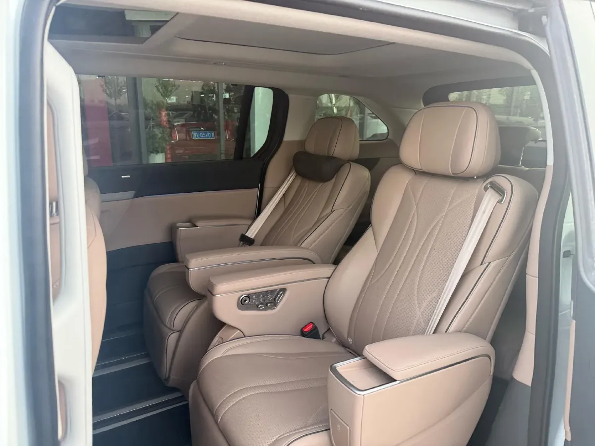 2025 Xpeng X9 BEV,autocango,china used car exporter,china ev exporter,chinese used car exporter,chinese used ev exporter