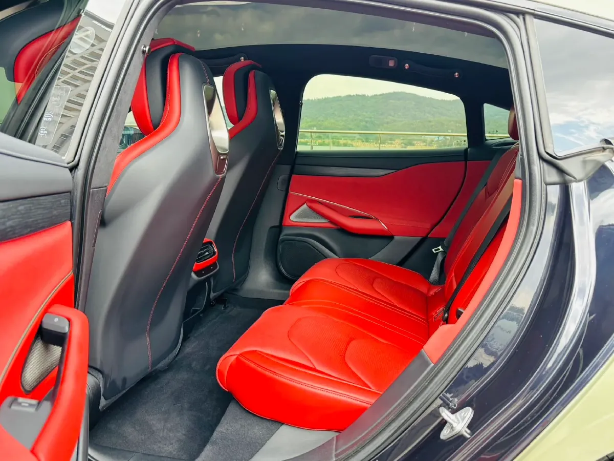 2024 MI SU7 BEV 101KWH,autocango,china used car exporter,china ev exporter,chinese used car exporter,chinese used ev exporter