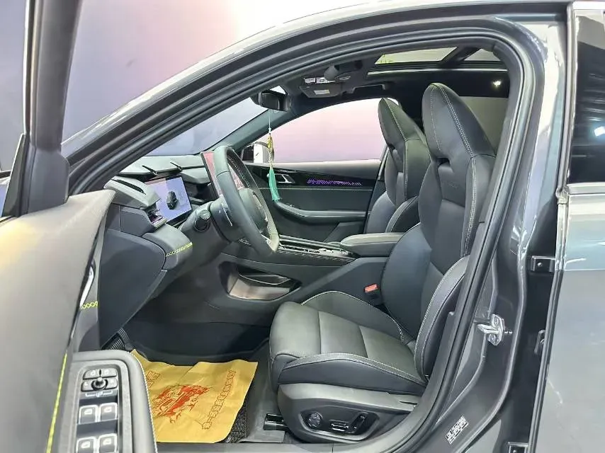 2025 LYNK&CO 03 1.5T 181HP L4 7DCT,autocango,china used car exporter,china ev exporter,chinese used car exporter,chinese used ev exporter