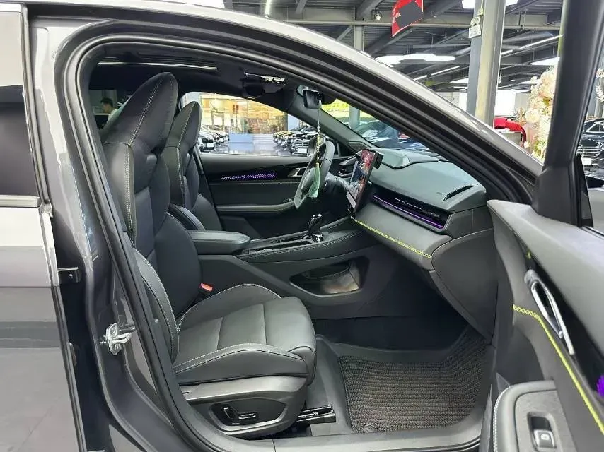 2025 LYNK&CO 03 1.5T 181HP L4 7DCT,autocango,china used car exporter,china ev exporter,chinese used car exporter,chinese used ev exporter