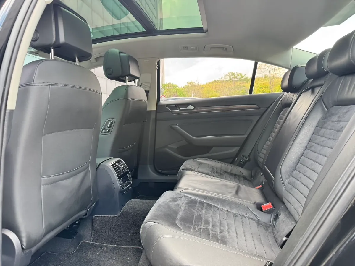 2018 Volkswagen Magotan 1.8T 180HP L4 7DCT,autocango,china used car exporter,china ev exporter,chinese used car exporter,chinese used ev exporter