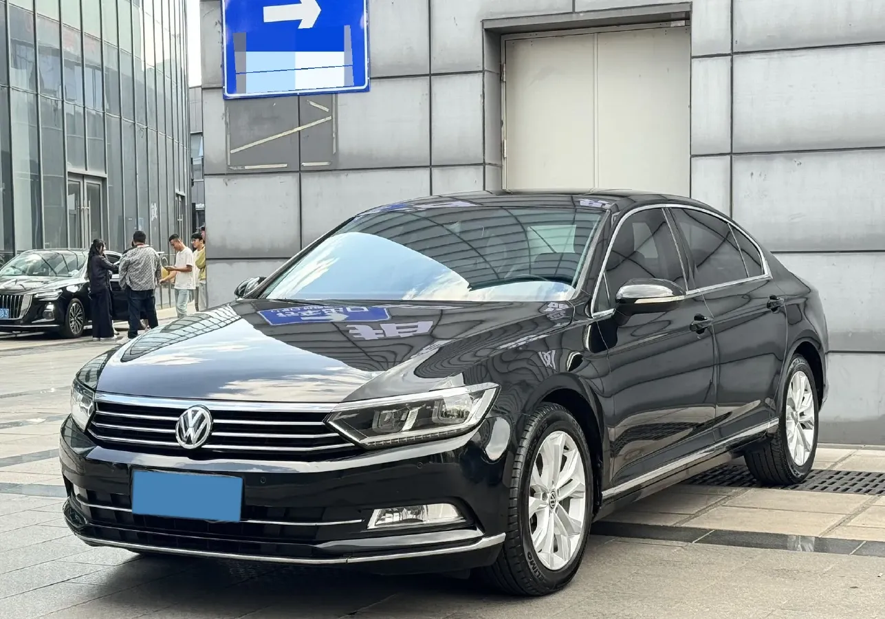 2018 Volkswagen Magotan 1.8T 180HP L4 7DCT,autocango,china used car exporter,china ev exporter,chinese used car exporter,chinese used ev exporter