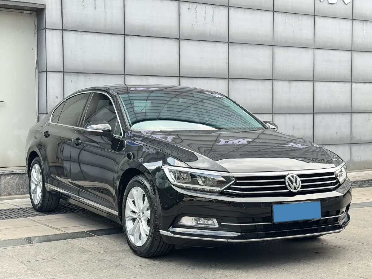 2018 Volkswagen Magotan 1.8T 180HP L4 7DCT,autocango,china used car exporter,china ev exporter,chinese used car exporter,chinese used ev exporter