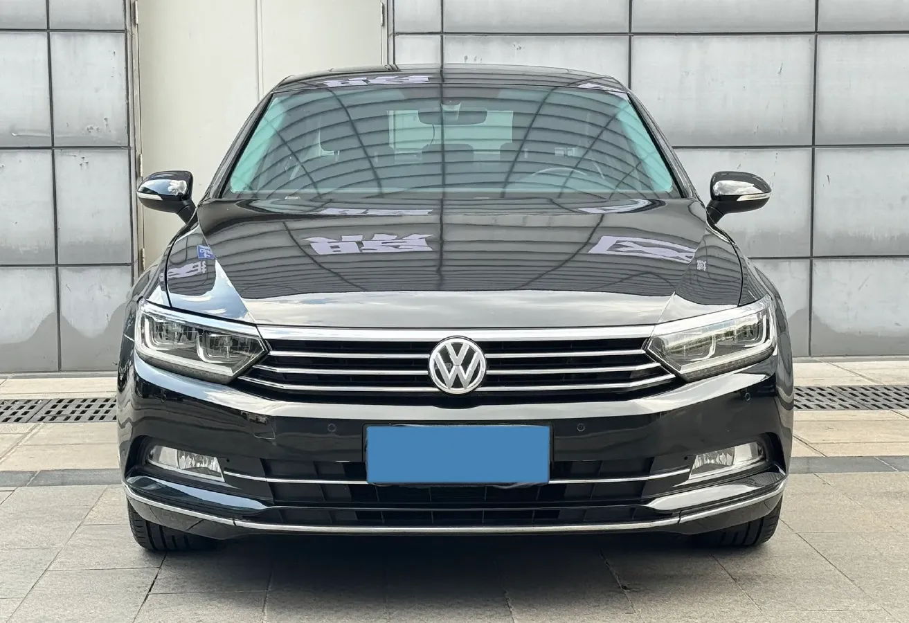 2018 Volkswagen Magotan 1.8T 180HP L4 7DCT,autocango,china used car exporter,china ev exporter,chinese used car exporter,chinese used ev exporter