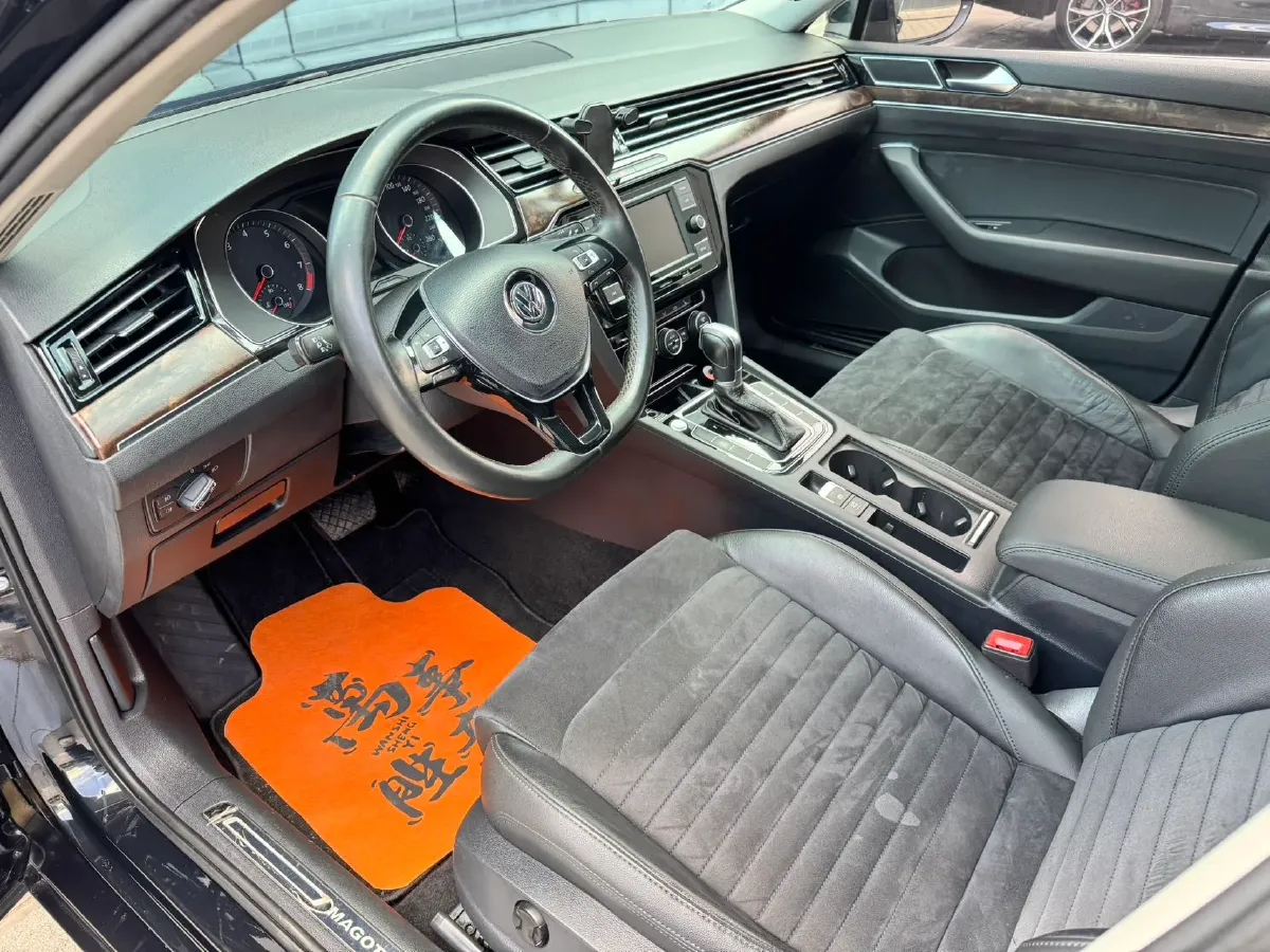 2018 Volkswagen Magotan 1.8T 180HP L4 7DCT,autocango,china used car exporter,china ev exporter,chinese used car exporter,chinese used ev exporter