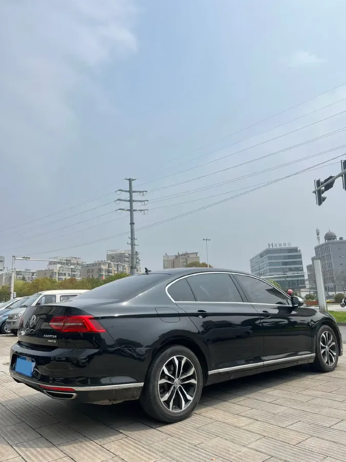 2019 Volkswagen Magotan 2.0T 186HP L4 7DCT,autocango,china used car exporter,china ev exporter,chinese used car exporter,chinese used ev exporter