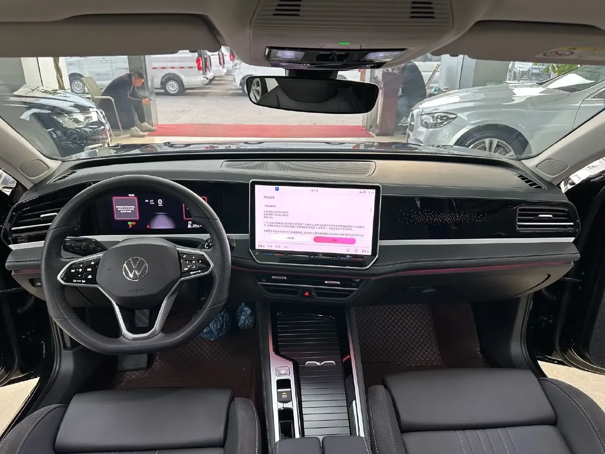 2024 Volkswagen Magotan 1.5T 160HP L4 7DCT,autocango,china used car exporter,china ev exporter,chinese used car exporter,chinese used ev exporter