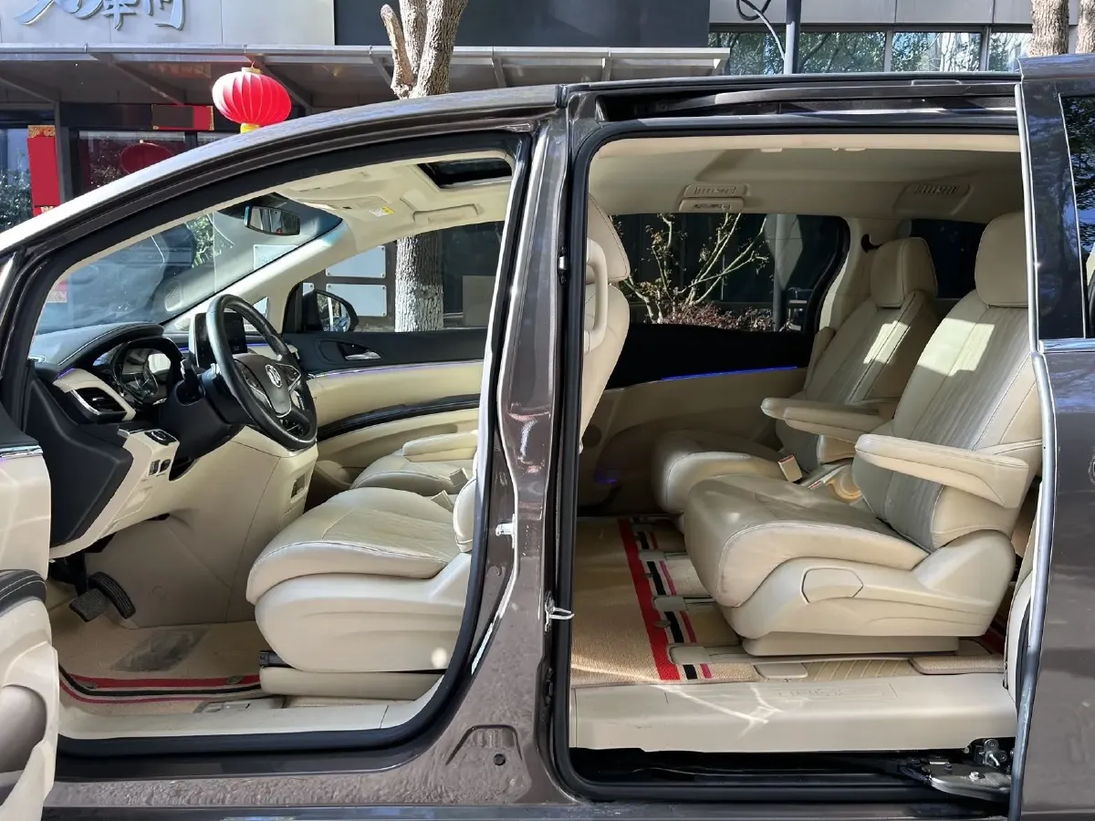 2023 Buick GL8 2.0T 237HP L4 9AT,autocango,china used car exporter,china ev exporter,chinese used car exporter,chinese used ev exporter