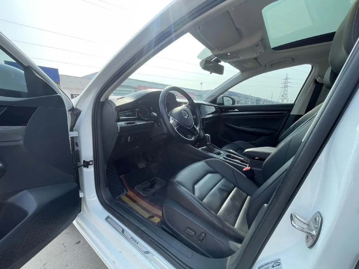 2019 Roewe RX5 MAX 2.0T 231HP L4 6DCT,autocango,china used car exporter,china ev exporter,chinese used car exporter,chinese used ev exporter