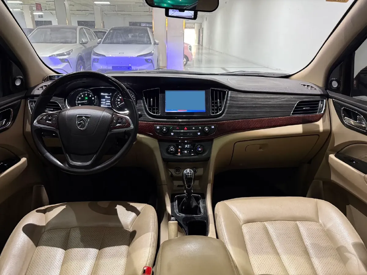 2016 BaoJun 730 1.5T 150HP L4 6MT,autocango,china used car exporter,china ev exporter,chinese used car exporter,chinese used ev exporter