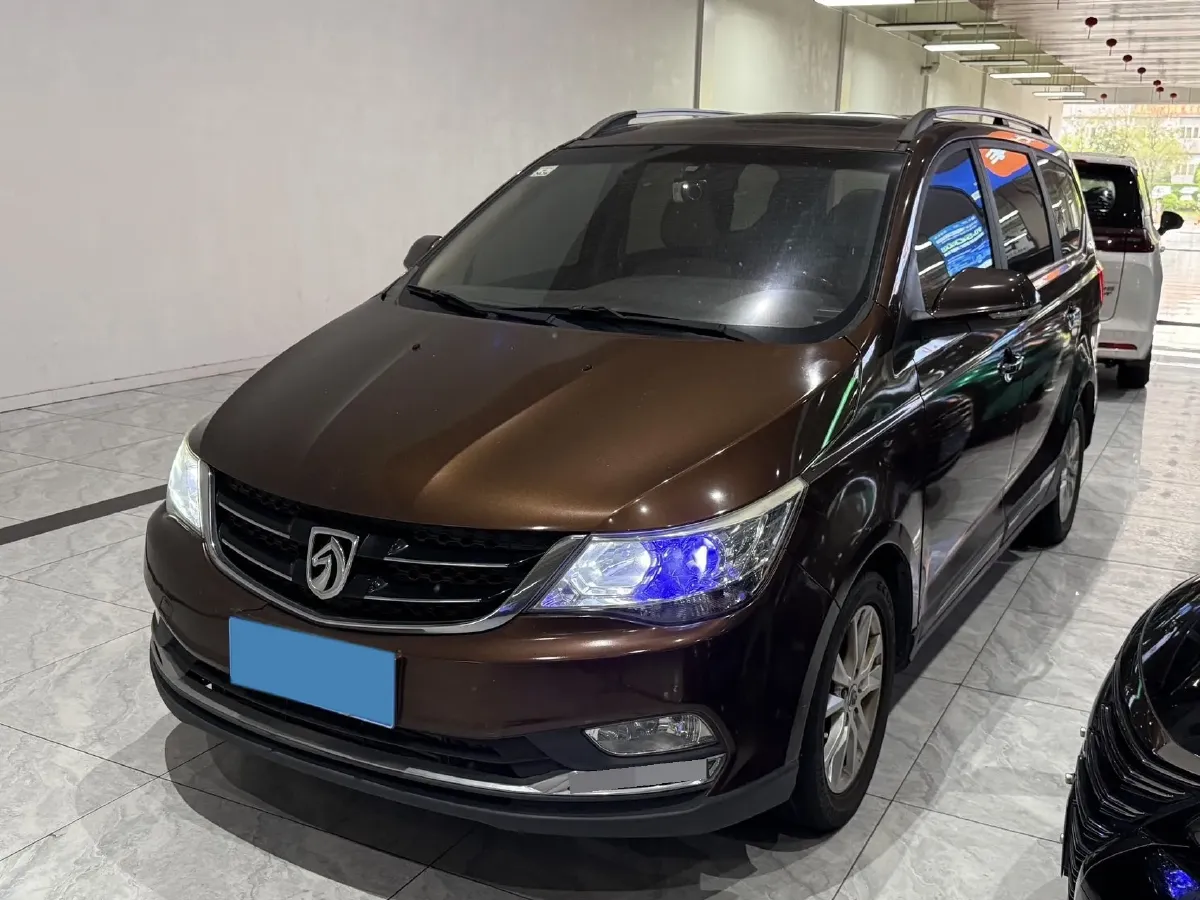 2016 BaoJun 730 1.5T 150HP L4 6MT,autocango,china used car exporter,china ev exporter,chinese used car exporter,chinese used ev exporter