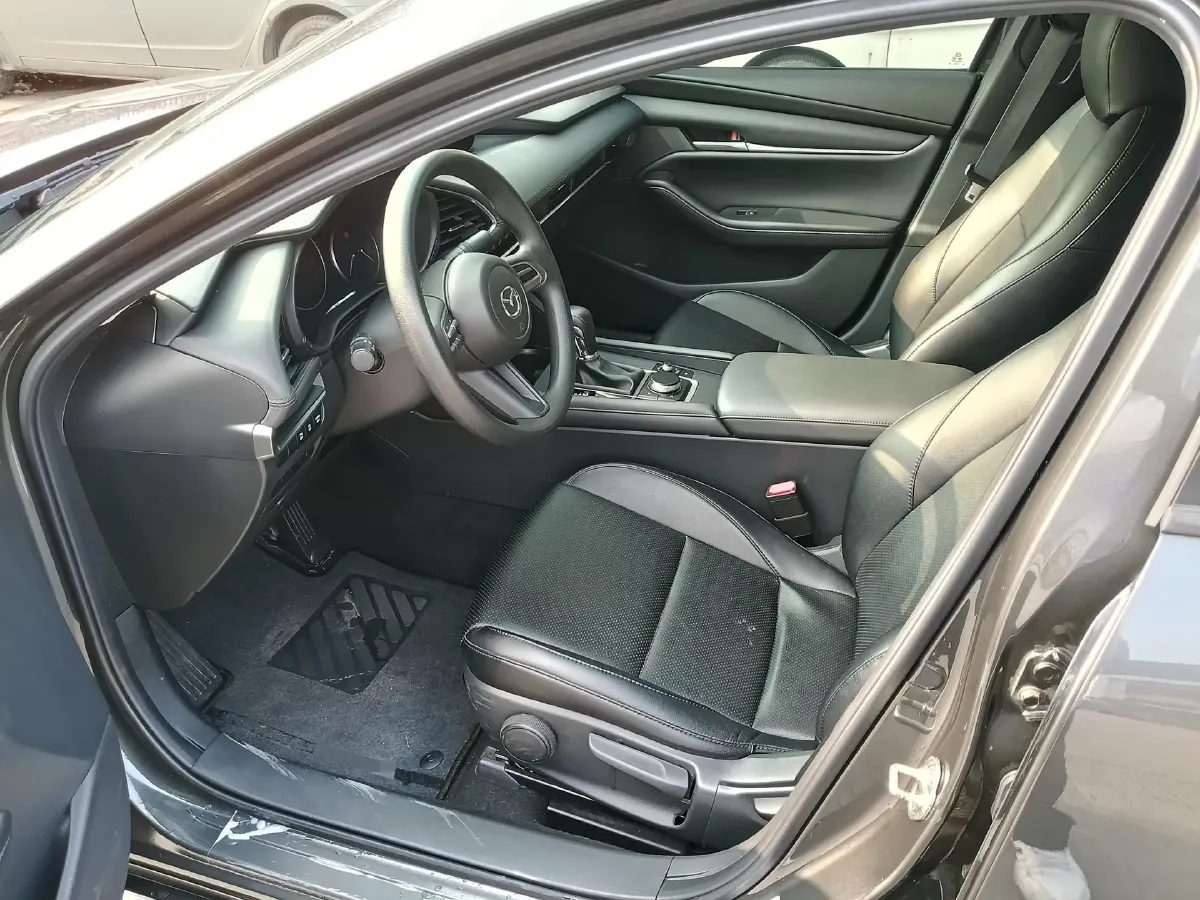 2022 Mazda 3 Axela 2.0L 158HP L4 6AT,autocango,china used car exporter,china ev exporter,chinese used car exporter,chinese used ev exporter