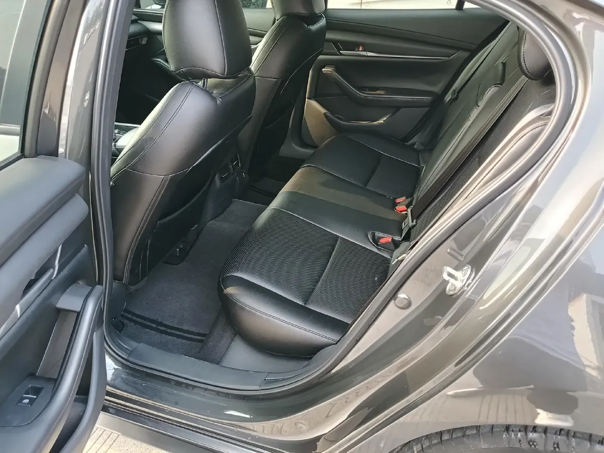 2022 Mazda 3 Axela 2.0L 158HP L4 6AT,autocango,china used car exporter,china ev exporter,chinese used car exporter,chinese used ev exporter