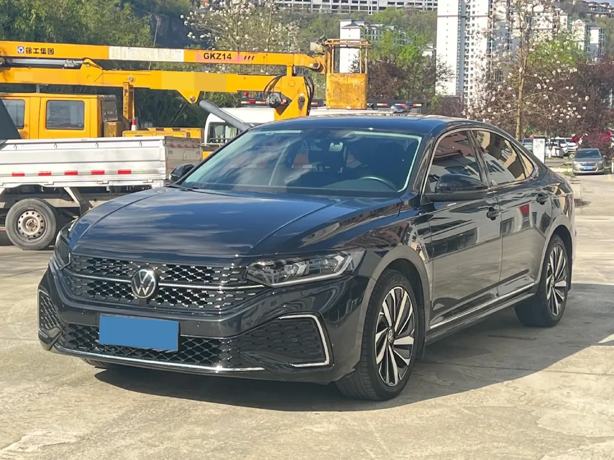 2023 Volkswagen Passat 2.0T 186HP L4 7DCT,autocango,china used car exporter,china ev exporter,chinese used car exporter,chinese used ev exporter