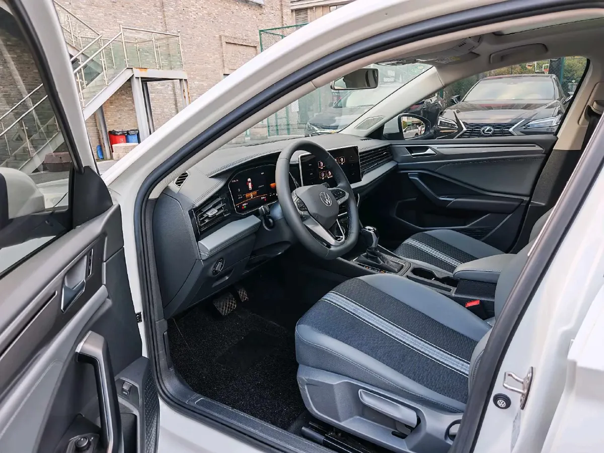 2022 Volkswagen Sagitar 1.2T 116HP L4 7DCT,autocango,china used car exporter,china ev exporter,chinese used car exporter,chinese used ev exporter