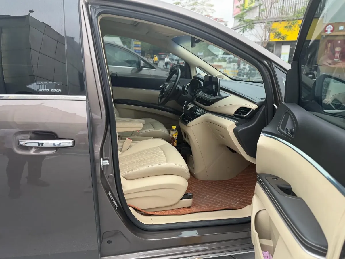 2023 Buick GL8 2.0T 237HP L4 9AT,autocango,china used car exporter,china ev exporter,chinese used car exporter,chinese used ev exporter