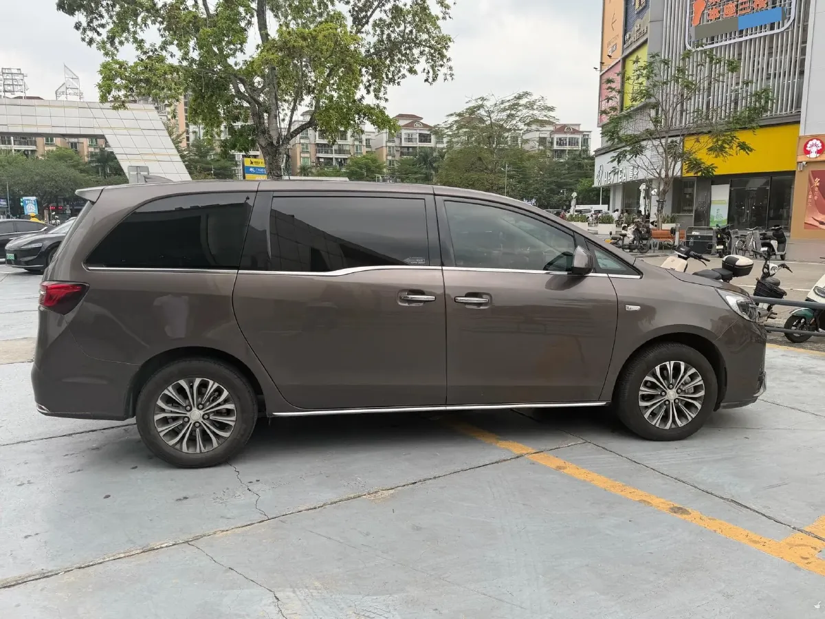 2023 Buick GL8 2.0T 237HP L4 9AT,autocango,china used car exporter,china ev exporter,chinese used car exporter,chinese used ev exporter