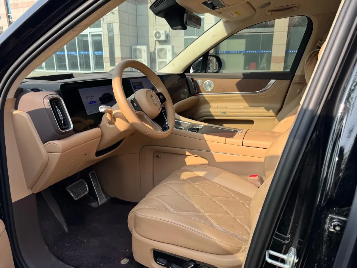 2025 AITO AITO M9 REEV 160HP REEV 52KWH,autocango,china used car exporter,china ev exporter,chinese used car exporter,chinese used ev exporter