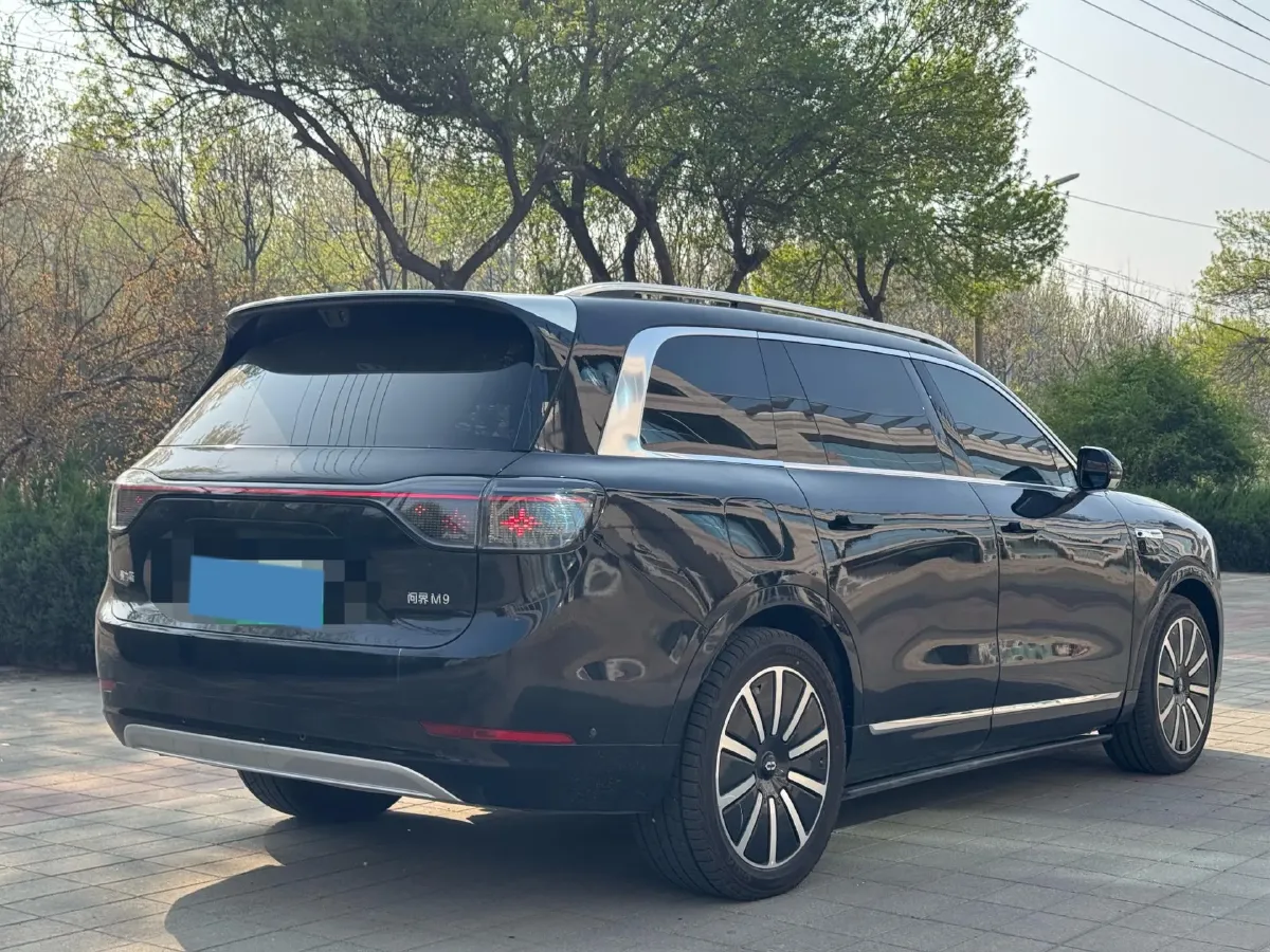 2025 AITO AITO M9 REEV 160HP REEV 52KWH,autocango,china used car exporter,china ev exporter,chinese used car exporter,chinese used ev exporter