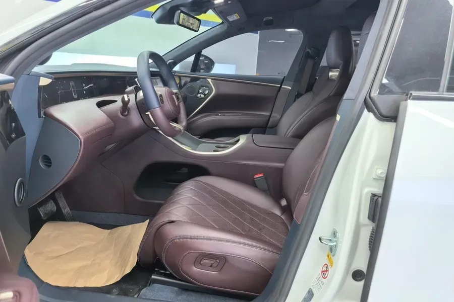 2025 Avatr 11 1.5T 156HP L4 REEV 39.05KWH,autocango,china used car exporter,china ev exporter,chinese used car exporter,chinese used ev exporter