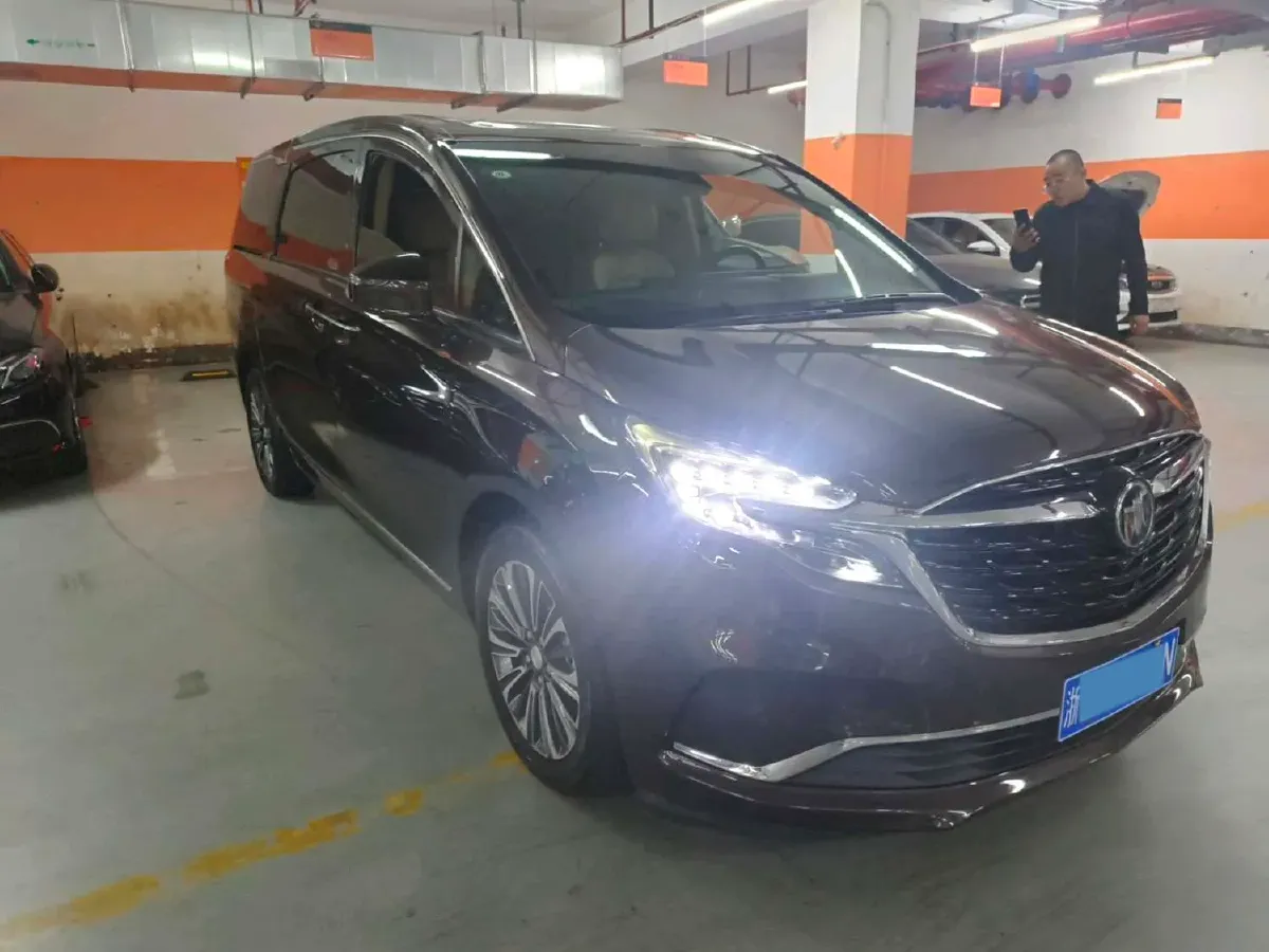2021 Buick GL8 2.0T 237HP L4 9AT,autocango,china used car exporter,china ev exporter,chinese used car exporter,chinese used ev exporter