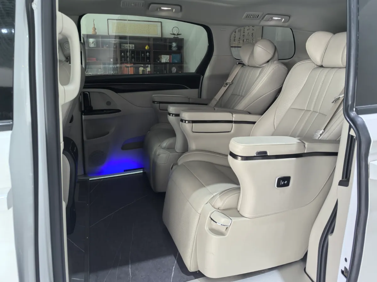 2023 Buick GL8 2.0T 237HP L4 9AT,autocango,china used car exporter,china ev exporter,chinese used car exporter,chinese used ev exporter